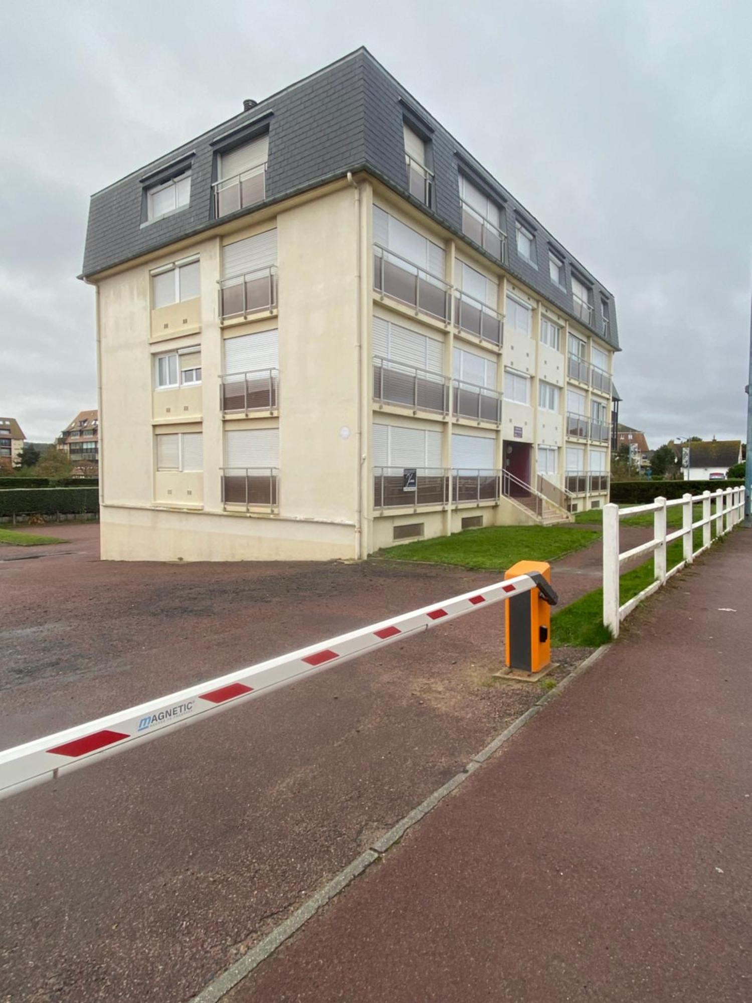 Le Petit Villers Bagian luar foto